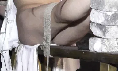 【新胭脂扣之被捕後的刑訊】上集，豐腴少婦被嚴刑拷打，各種折磨，誓死不供，對話精彩