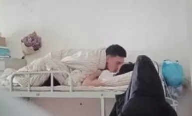 最新ヘビー級大メロン諸葛亮景景と川の妖精をうらやましくない、女性は男子寮に走って、魅惑的なビデオ、何人かの人はゲームをプレイして、戦いの興奮は超激しくて、ベッドが崩れそうだ！