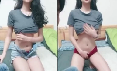 爆乳--小迷妹呀 ，02年童颜巨乳，柳腰玉乳、翘臀，细长腿，做爱撞击的乳中飞舞，叫床声让人瞬间想射！