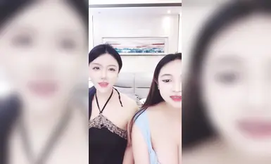 頂級女神【女模小草莓】帶閨蜜下海~無套輪著干~內射~自慰 (3)