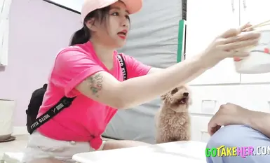 幸运儿叫外卖，娶到巨乳美女