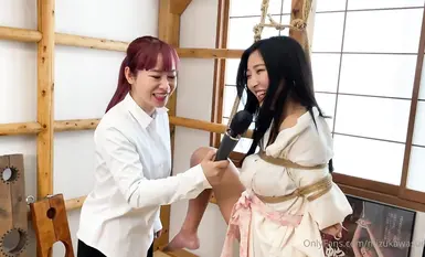 OnlyFans 日本95後知名AV女郎【水川堇】日式和服誘惑 捆綁吊起滴蠟封臀道具調教 (3)