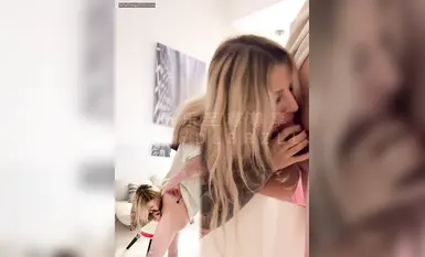 推特欲外人妻綠帽媚黑淫娃「索菲亞」淫人妻之《不能看的秘密》完整版，新加坡神秘金主後入抽插，最後口爆吞精