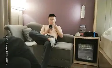 Isang usong sikat sa internet, maganda, kailangan ko siyang makuha. Yung mahahabang binti niya, pinipilipit ang balakang niya at ibinubuka ang mga binti niya, dinidilaan at sinisipsip ang ari ko, itinataas ang mga binti niya at ipinapasok sa puke ko, na n