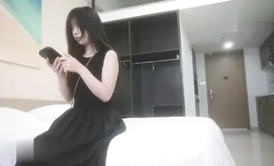 約炮青春美女，清純又美麗，膚白貌美聽話近距離吃吊各姿勢展現抽插