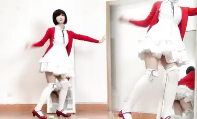 極品反差美少女【埋導演】最新作品罕露臉，lo裙宅舞道具自慰