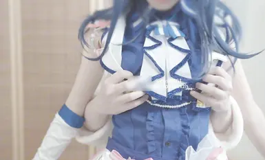 極品反差美少女【埋導演】最新作品，COSER水團上裸舞自慰足交3P口交