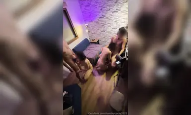 眼鏡反差婊，推特天然巨乳女神【小鮁魚】最新定製，道具紫薇、甩奶裸舞、身材無敵_5