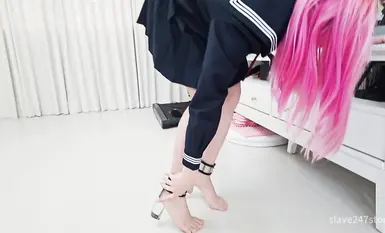 大波翹臀少女福利姬【小小Q】羞恥露出，穿著貞操褲在跑步機上運動 帶狗鏈做愛實錄 陰部插環 (4)