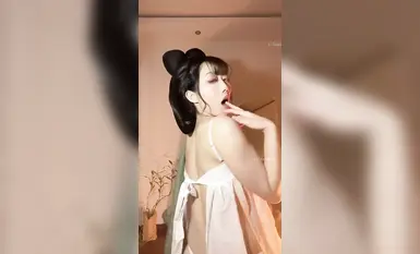 快手極品舞蹈老師【紫月】很會跳私密定製古風露毛騷舞 (1)