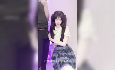 極品嫩妹舞啪福利姬【貝璃珞】最新露臉作品，日常乖巧女友色氣反差激活 (1)