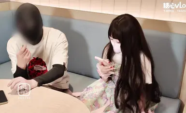 【嫩小兔】國產新人 18歲激萌少女 離家少女欲求不滿被同學爸爸操到腿軟