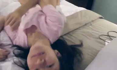 開陽某校無毛B年輕學生妹酷愛大洋屌被外教老師各種調教啪啪啪 (4)