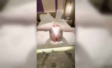 重磅泄密！究極反差露臉美女小姐姐3P肉戰，新娘婚紗裝臉穴同框啪啪高潮臉