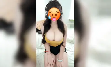 Isang koleksyon ng mga pribado at customized na video na nagtatampok ng busty TikTok influencer na si "Cai Cai Da Wang" ang nabunyag.