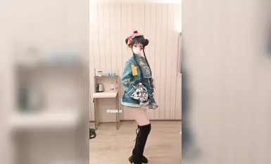 推特超香嫩妹【一杯熱可可】真金定製裸舞韓系宅舞自慰高能篇 (3)