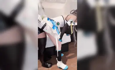 洛麗塔網紅福利姬嫩妹【OoorzO】COS洛天依戴著肛塞無套內射 (1)