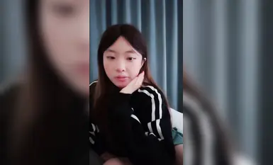 【初夏柚子】最強顏值初夏柚子KTV按摩宿舍直播又嫩又騷與金主互動啪啪後入內射騎乘抬腿爆操 (5)