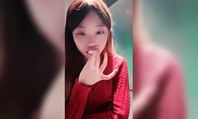 【初夏柚子】最強顏值初夏柚子KTV按摩宿舍直播又嫩又騷與金主互動啪啪後入內射騎乘抬腿爆操③ (5)