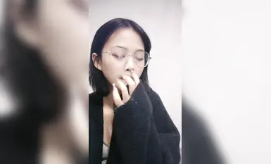 精品【小易的so啵啵】刚成年的小萝莉口交各种体位无套性爱啪啪全裸骚舞自慰出浆尺度全开(2)