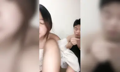 【泡泡鱼小美眉】一群超嫩小妹妹~群p啪啪~抠穴自慰(6)