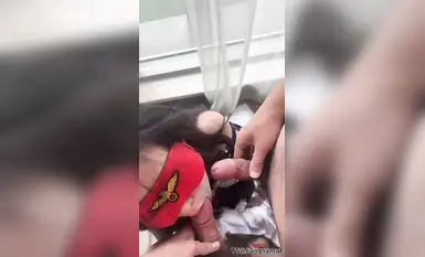 推特大神_带兄弟3P_酒店约操_04年极品嫩妹渔网丝袜女仆装_口活销魂上位浴血奋战