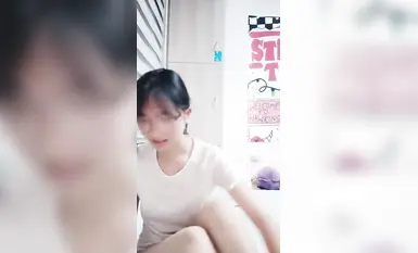眼鏡學生妹