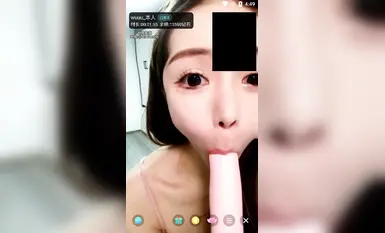 顏值嫩妹【Wuuu】一對一視頻被出賣，清純臉大黑逼，極度反差，性慾旺盛，大哥看到肥穴連夜站票跑路-2