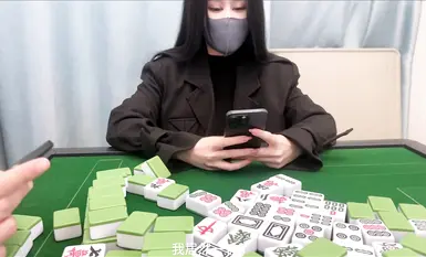愛しい人、脚の長い熟女【晩レモンシニア】カードルームで体を売ってギャンブルの借金を返済、ホテルで情熱的なパイルスラスト、ペニスとの激しい騎乗位、連続オーガズム