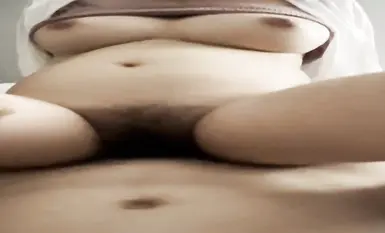 李陽マンション出身のトップクラスの巨乳で淫乱な女が、目隠しをされ、ひざまずいて上から下まで舐め、D+の胸が揺れ、発散に最適なセックス玩具、オリジナルファイル、透かしなし。