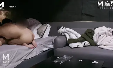 愛聊天的白靴子姐妹花 愛看靴子的兄弟們有福了 聊了半個多小時才開始狠狠幹兩個撓逼