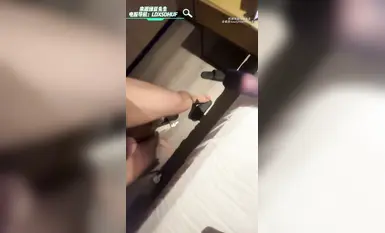 臨沂04情侶「猶太人」露臉母狗深情忘我口交騎乘，紫色情趣束縛狠狠的操