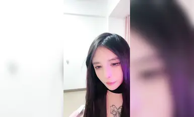 推薦 顏值嫩妹【夏缺冰】綠播下海放不開,奶子夠大,紋身小太妹,沒掰逼有點可惜 (1)