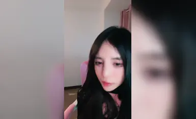 推薦 顏值嫩妹【夏缺冰】綠播下海放不開,奶子夠大,紋身小太妹,沒掰逼有點可惜 (2)