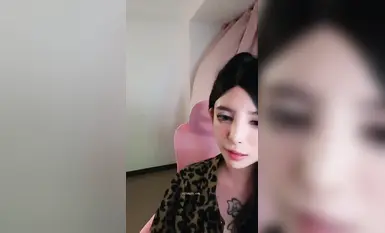 推薦 顏值嫩妹【夏缺冰】綠播下海放不開,奶子夠大,紋身小太妹,沒掰逼有點可惜 (6)