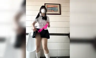 stripchat yingtao-888 戶外露出自慰 (4)
