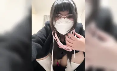 stripchat yingtao-888 戶外露出自慰 (7)
