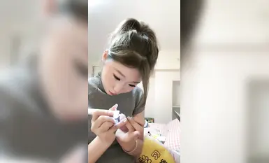 小小瑤兒_情侶大秀_丹鳳眼女友姨媽期被男友無套操_2