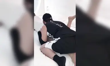 清純大一 5分鍾小跑 筆直美腿 粉裙換酒紅