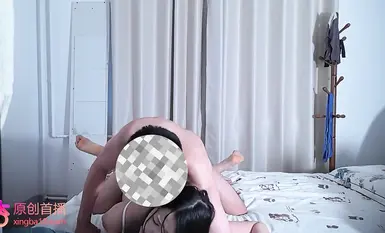今天約了一個騷逼母狗，整個人非常的騷。妥妥的女m體質性癮患者，看我一步一步的慢慢調教她