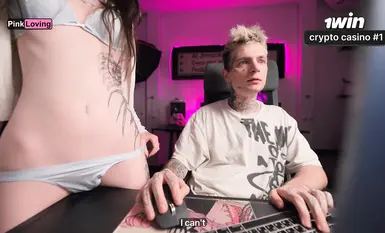 欧美高颜值白虎女神【Pankloves】她在桌子上摩擦她的阴户这样她的继兄弟就会操她她喷得桌子上到处都是粉红色的爱
