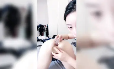 吊鍾巨乳小少婦【姬如雪】哺乳期火力全開，一王兩後拉著閨蜜一起搞，性愛自慰雙洞開發 (1)