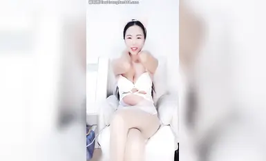 年轻的继母_自慰_G奶御姐丝袜美腿跳蛋道具无套狂操(10)