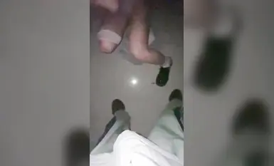 妹妹無視電影院內監控小嘴猛嗦我的雞巴在電影院啪啪