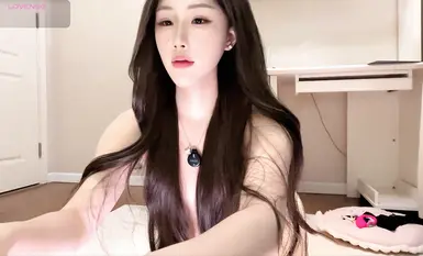 Ranting18_全裸坐在白色地毯上的極品長發美女大開雙腿自摸騷逼的極致全裸白地毯坐姿自慰