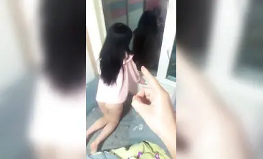 超級綠帽情侶【淫亂女友】綠奴男友看單男狠艹自己的00後嫩女友，露臉各種交歡 (4)