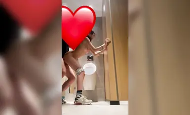 情侶私拍 男廁所做愛內射全過程高質量流出