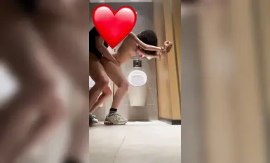 情侶私拍 男廁所做愛內射全過程高質量流出