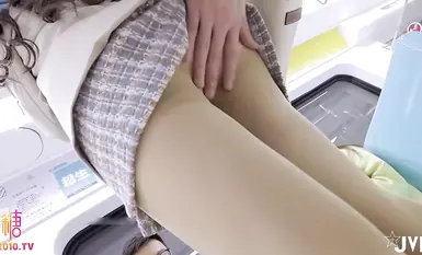 台灣寫真福利【JVID】經典痴漢電車《尾行》侵犯女神_尾隨強勢後入肏弄尤物