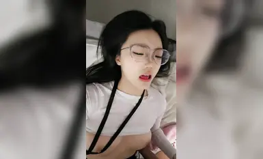 【眼鏡妹】十個眼鏡九個騷 騷貨家裡和炮友抽插啪啪 聲音淫盪好聽 (5)
